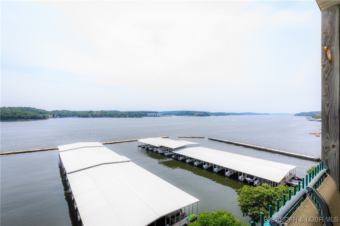 Property Photo: 607 E Harbour Towne Drive E-607 MO 65049