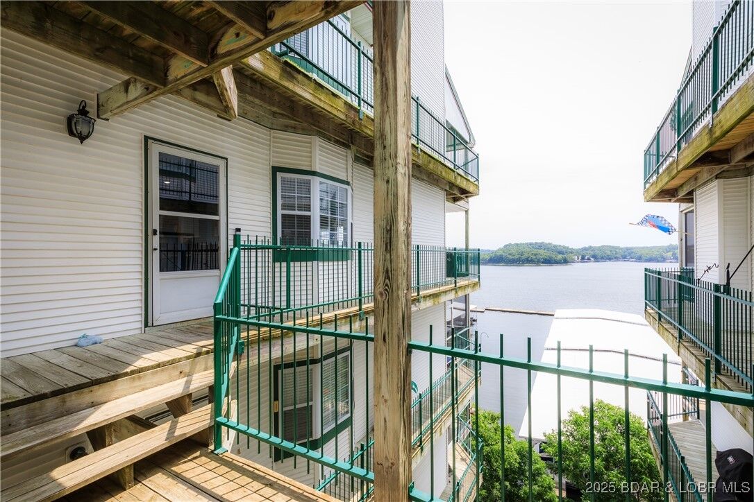 Property Photo: 607 E Harbour Towne Drive E-607 MO 65049