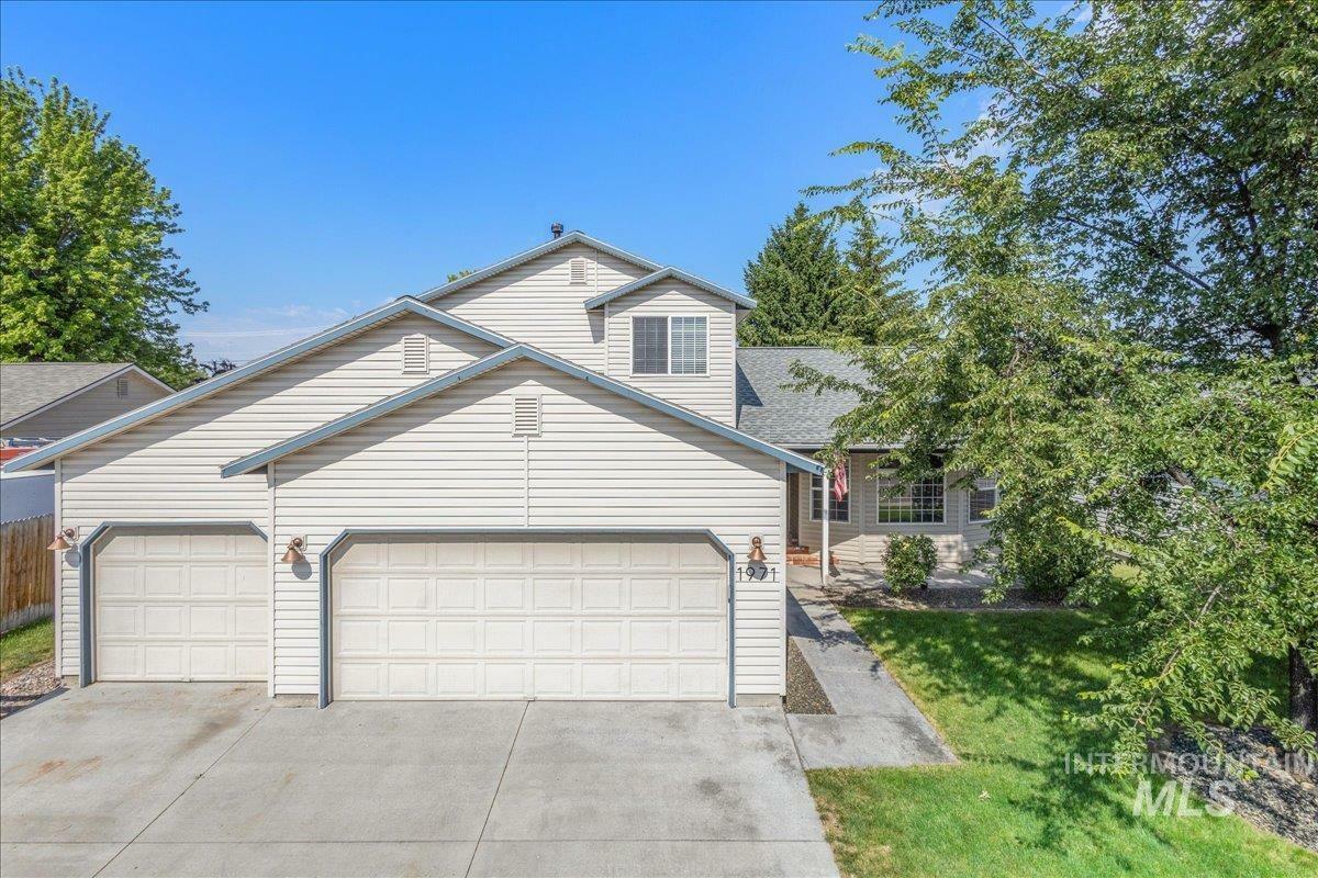 Property Photo: 1971 N Sparrow Hawk Ave ID 83634