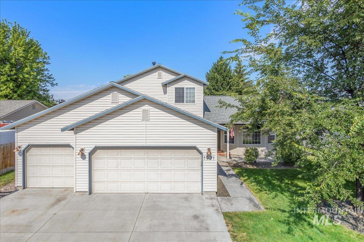 Property Photo: 1971 N Sparrow Hawk Ave ID 83634