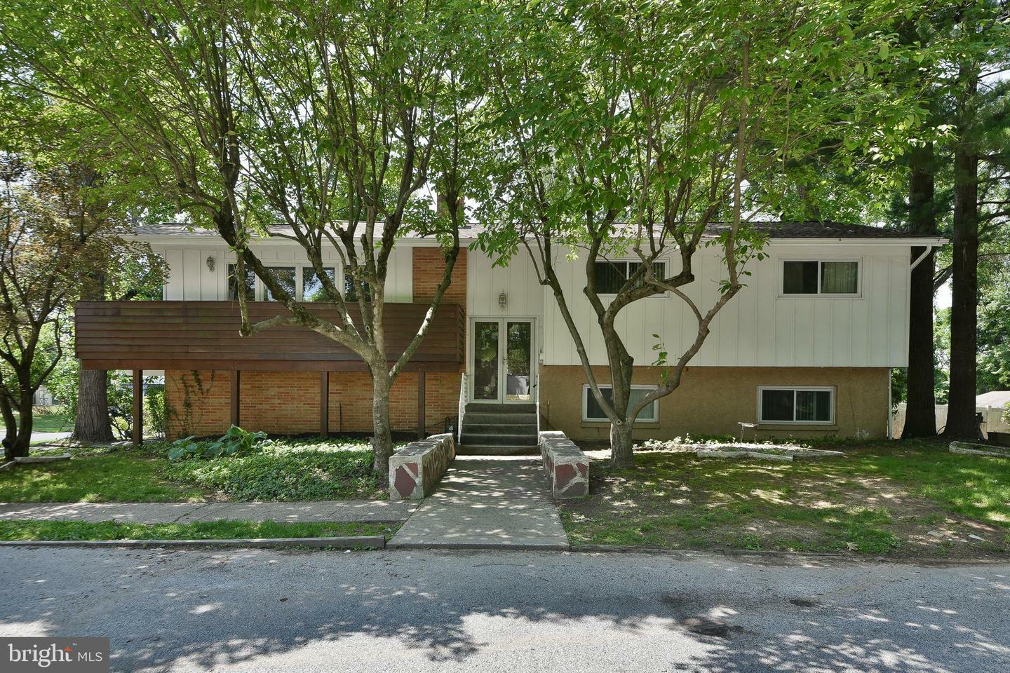 Property Photo: 1556 Coolidge Avenue PA 19001