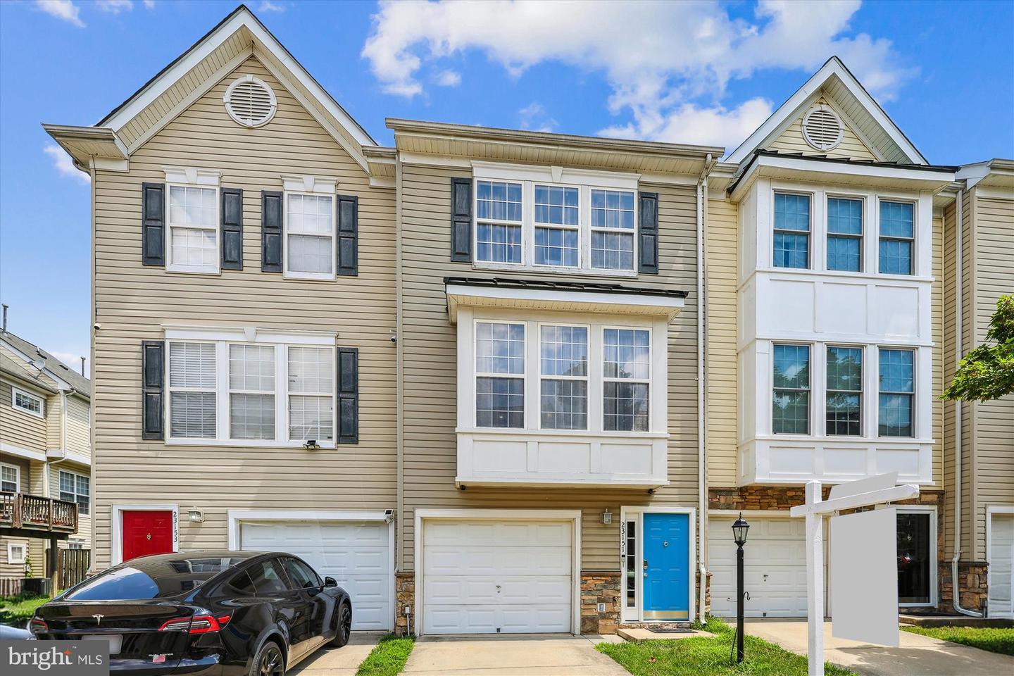 Property Photo: 23151 Blackthorn Square VA 20166