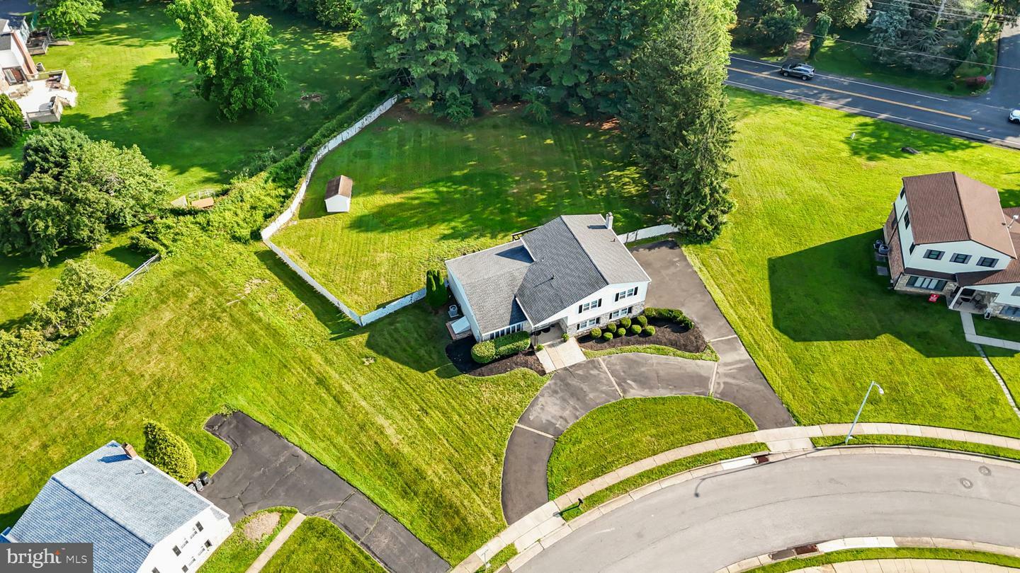 Property Photo: 951 Robin Lane PA 19006