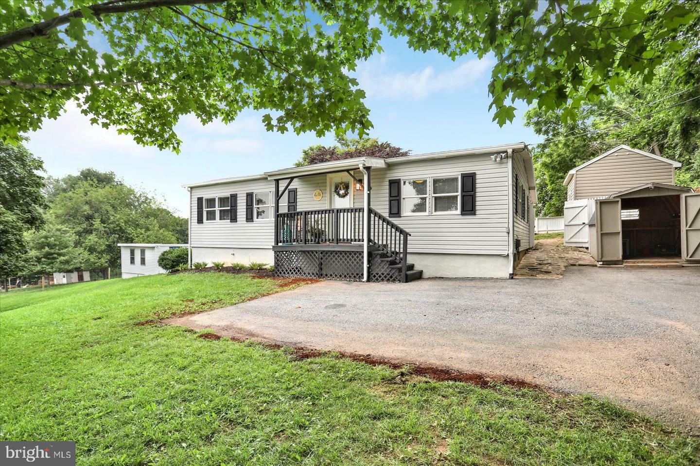 Property Photo: 46 E High Street PA 17366