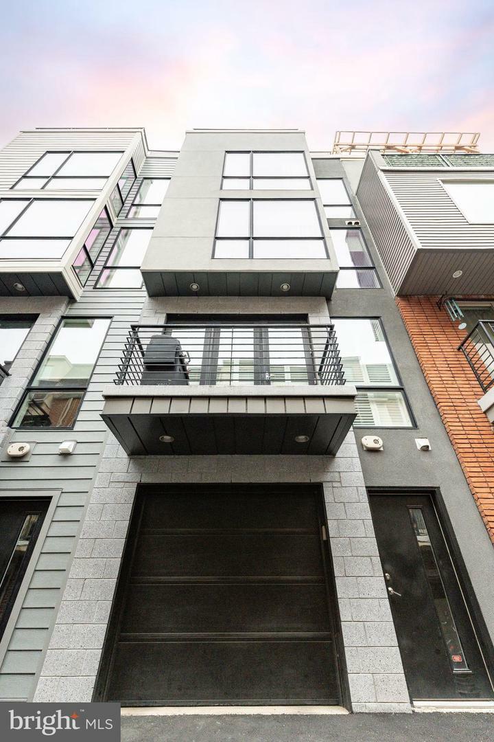 Property Photo: 850 N 4th Street 2 PA 19123