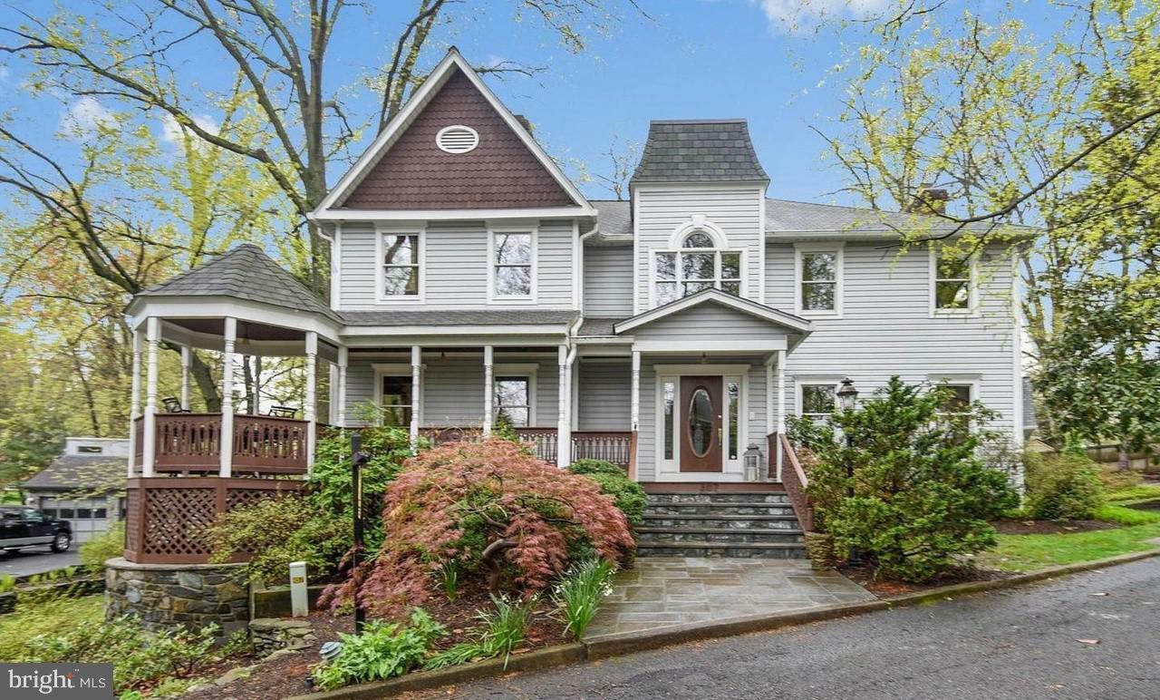 Property Photo: 307 Shadow Walk VA 22046