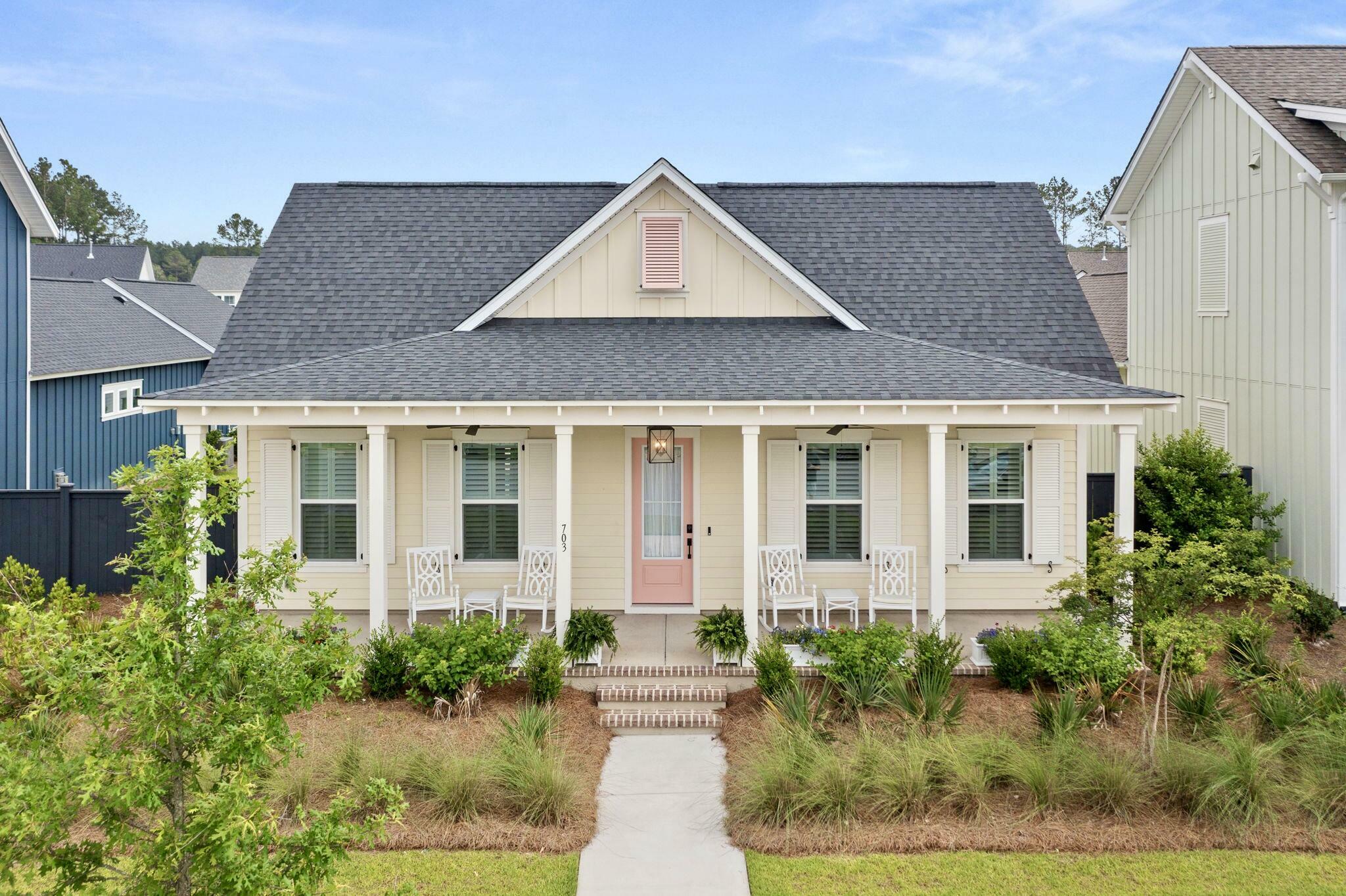 Property Photo: 703 Blueway Avenue SC 29486