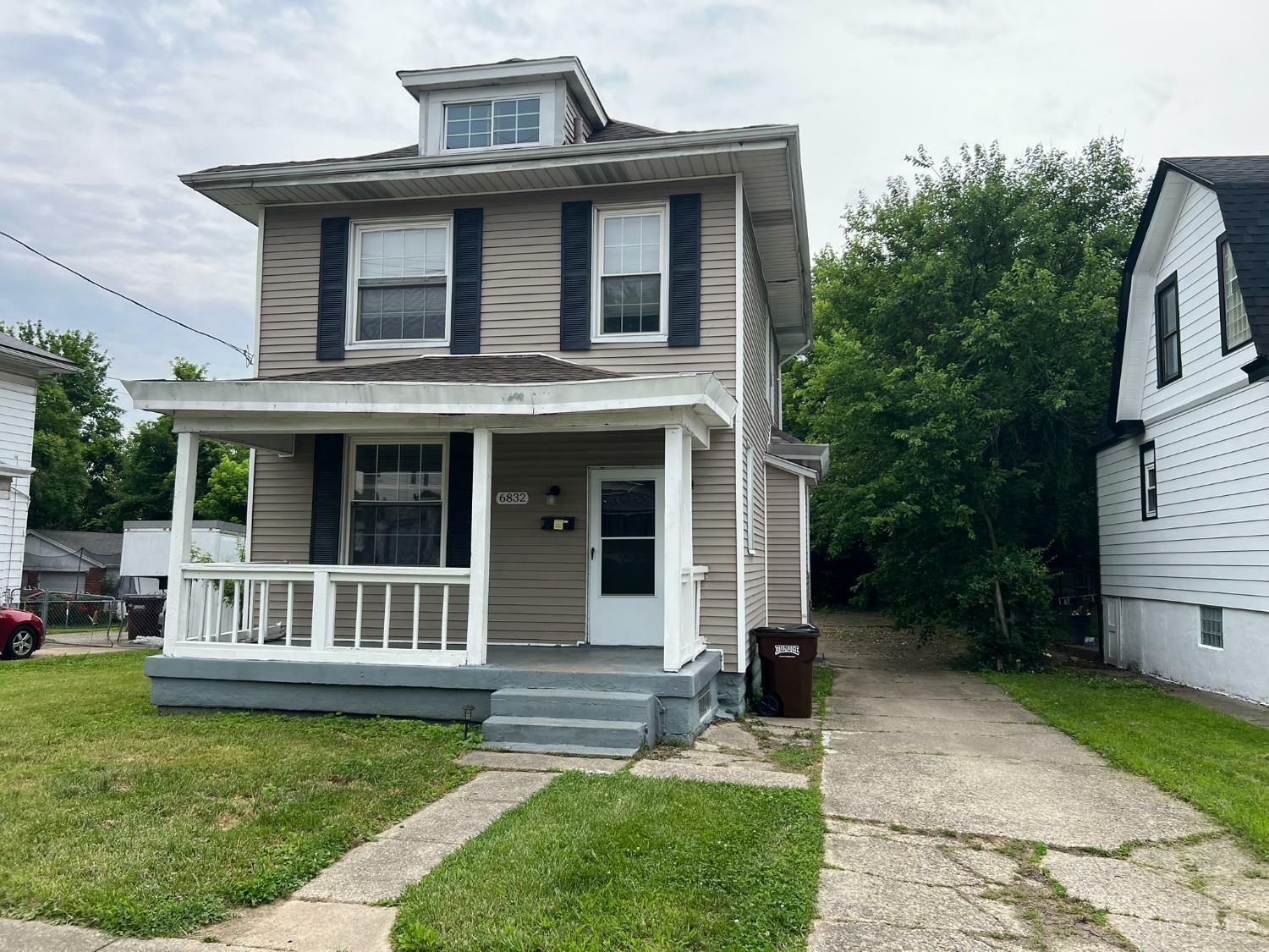 Property Photo: 6832 Savannah Avenue OH 45239