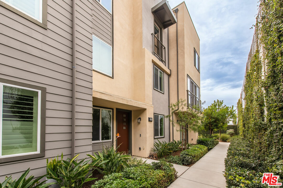 516 E Imperial Ave  El Segundo CA 90245 photo