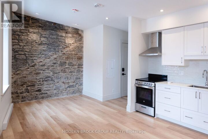Property Photo: 5 Clothier Street West 107 ON K0G 1J0