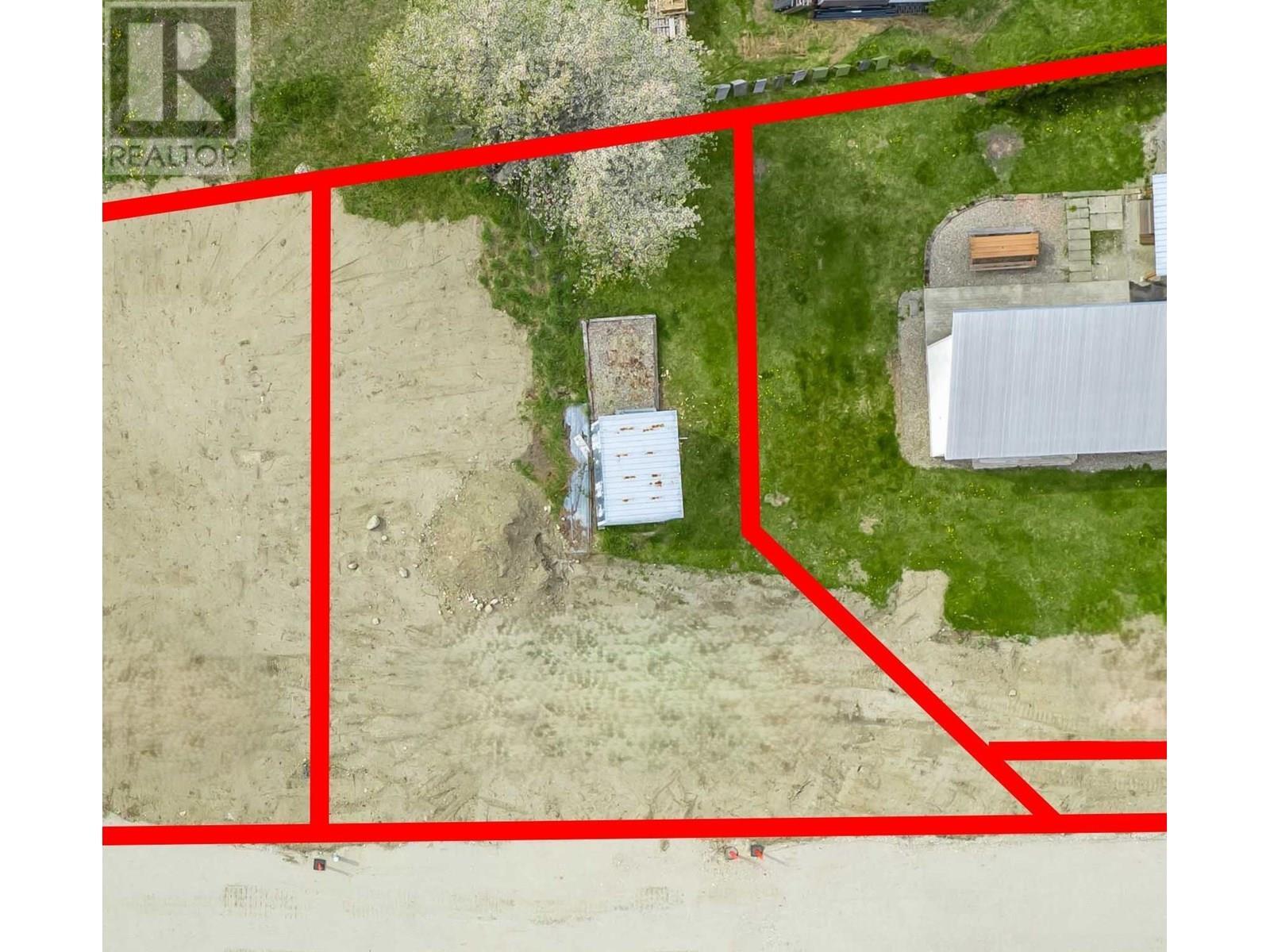 Property Photo:  1-705 Eighth Street East  BC V0E 2S0 
