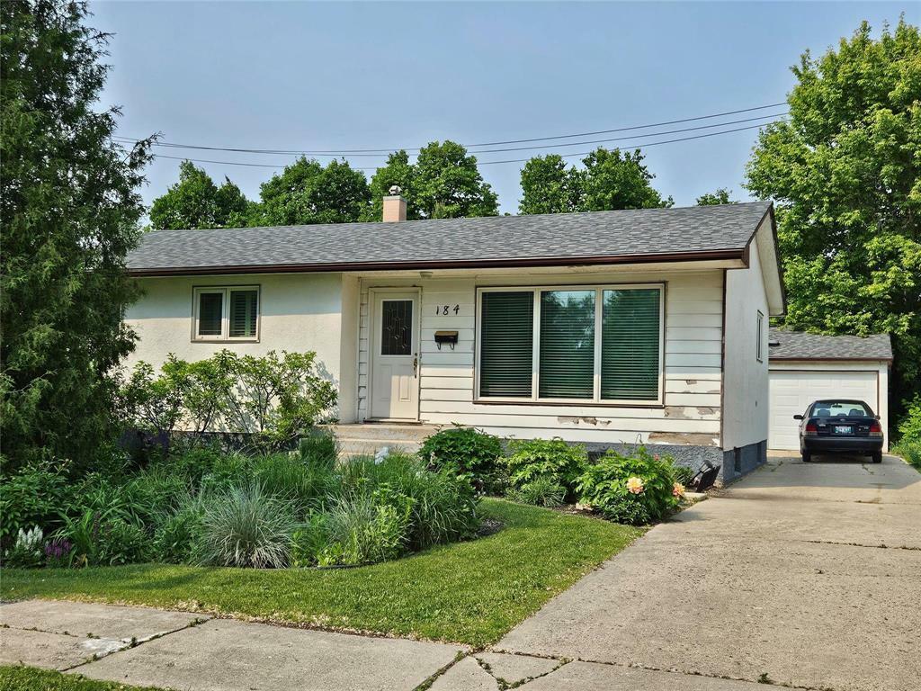 184 Eade Crescent  Winnipeg MB R2G 0R5 photo