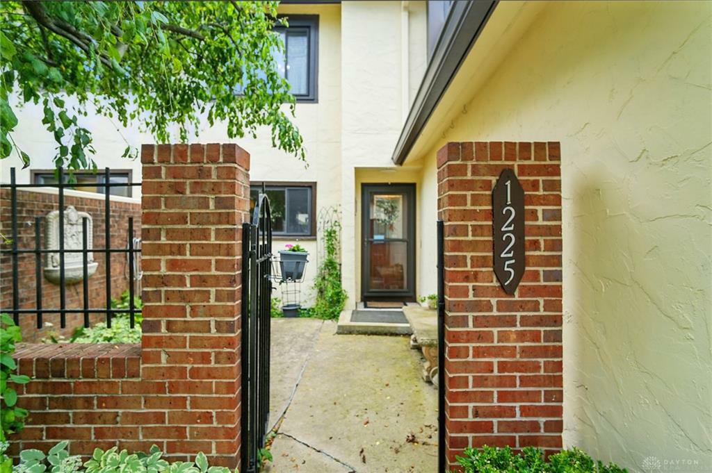 Property Photo:  1225 Chevington Court  OH 45459 