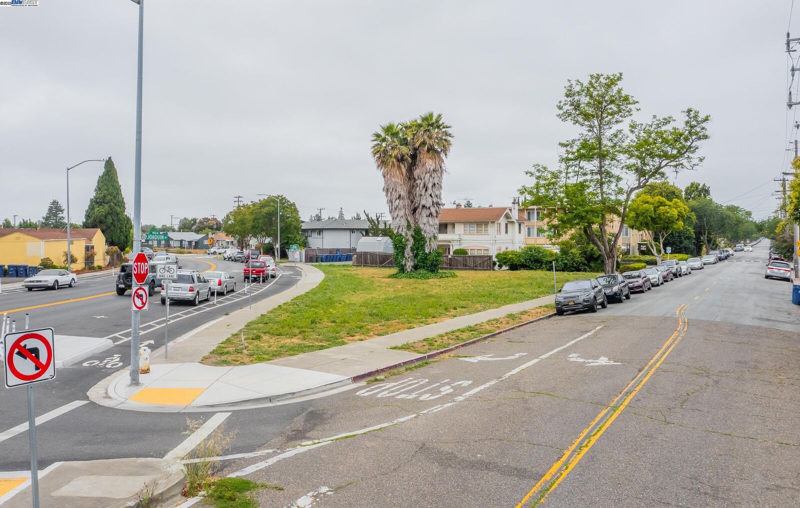 Property Photo: 1405 Grand Ave CA 94577