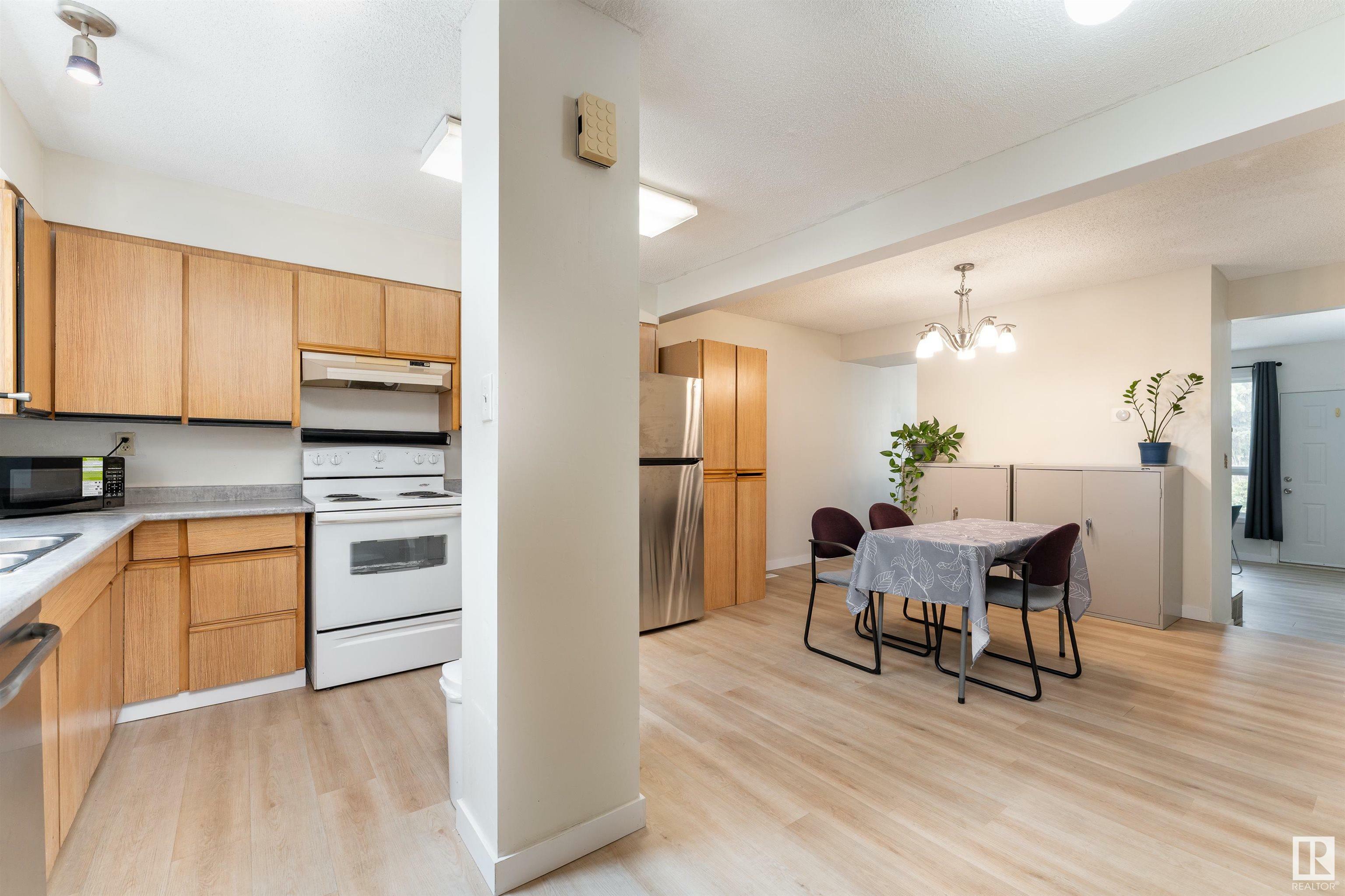 Property Photo: 7604 29 Avenue NW 78 AB T6K 3Z2