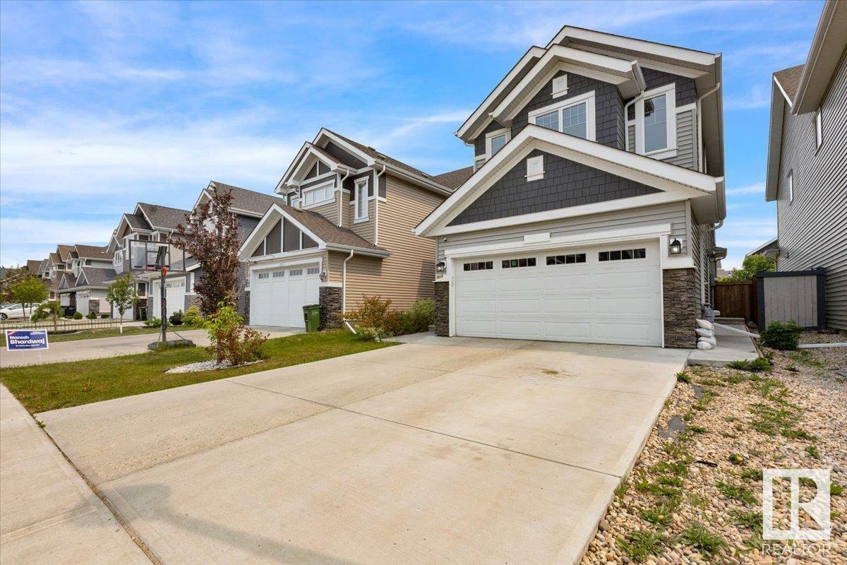 Property Photo:  2015 79 Street SW  AB T6W 1W3 
