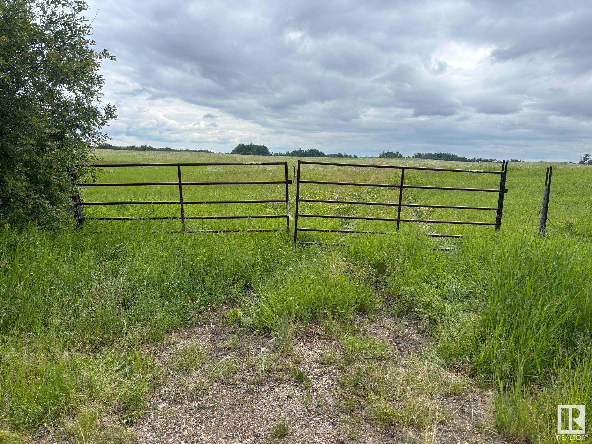 Photo de la propriété:  56529 Rge Road 34  AB T0E 1A0 