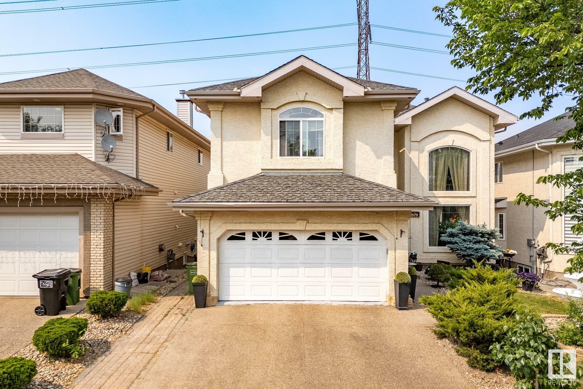 979 Hollingsworth Bend NW  Edmonton AB T6R 3G7 photo