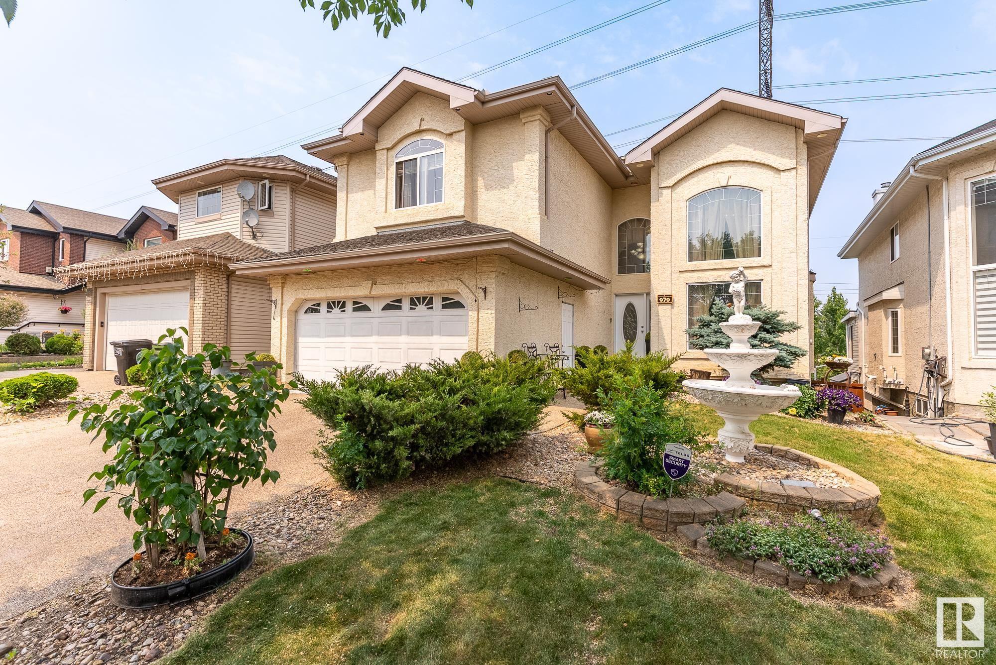 979 Hollingsworth Bend NW  Edmonton AB T6R 3G7 photo