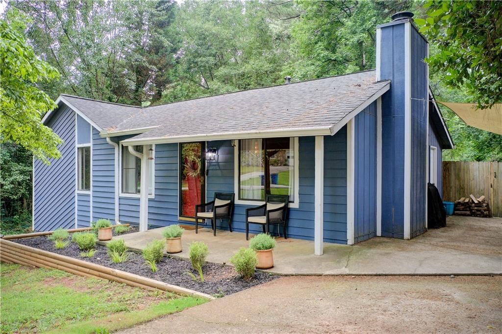 Property Photo: 3076 Montheath Pass GA 30096