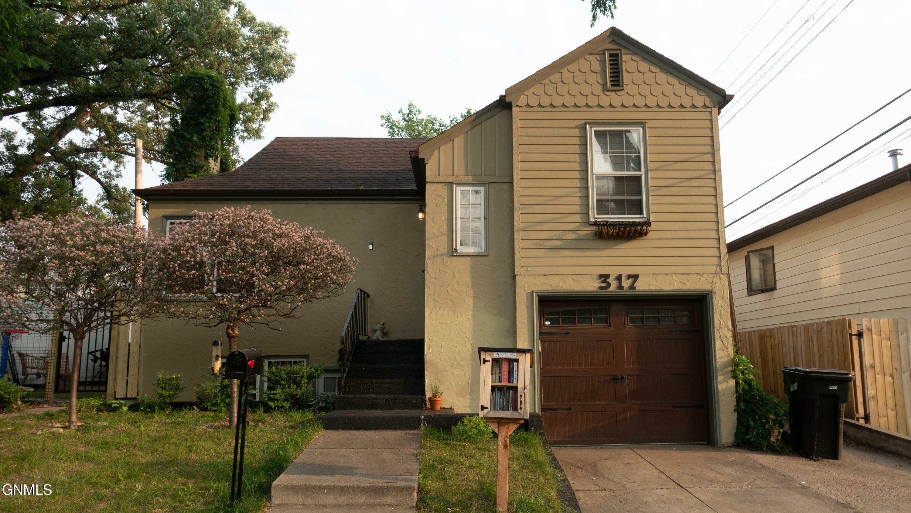Property Photo: 317 D Avenue ND 58501