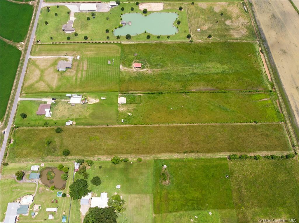 Property Photo: 907 Casper Road LA 70578