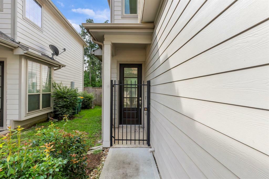 Property Photo: 211 Moon Dance Court TX 77304
