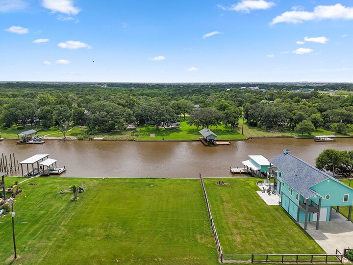 Property Photo:  7 County Road 291 Road  TX 77414 