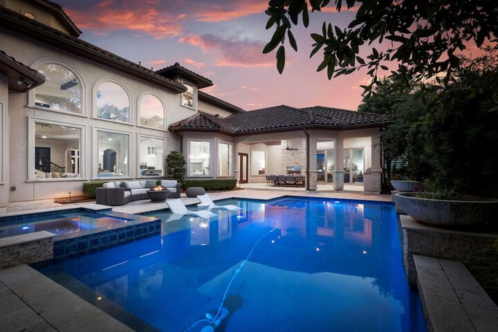Property Photo:  2 N Badger Lodge Circle  TX 77389 