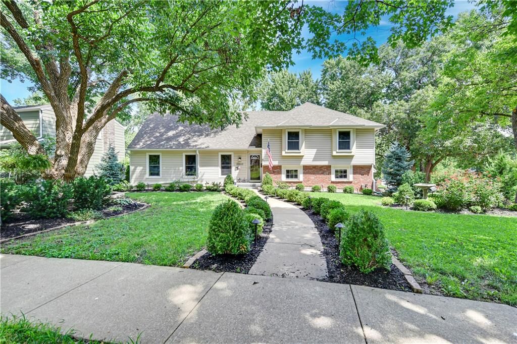 Property Photo:  10600 W 101st Terrace  KS 66214
