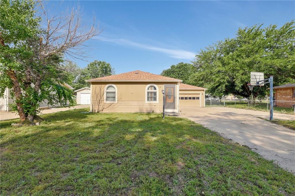 Property Photo:  141 N Tracy Street  KS 67212