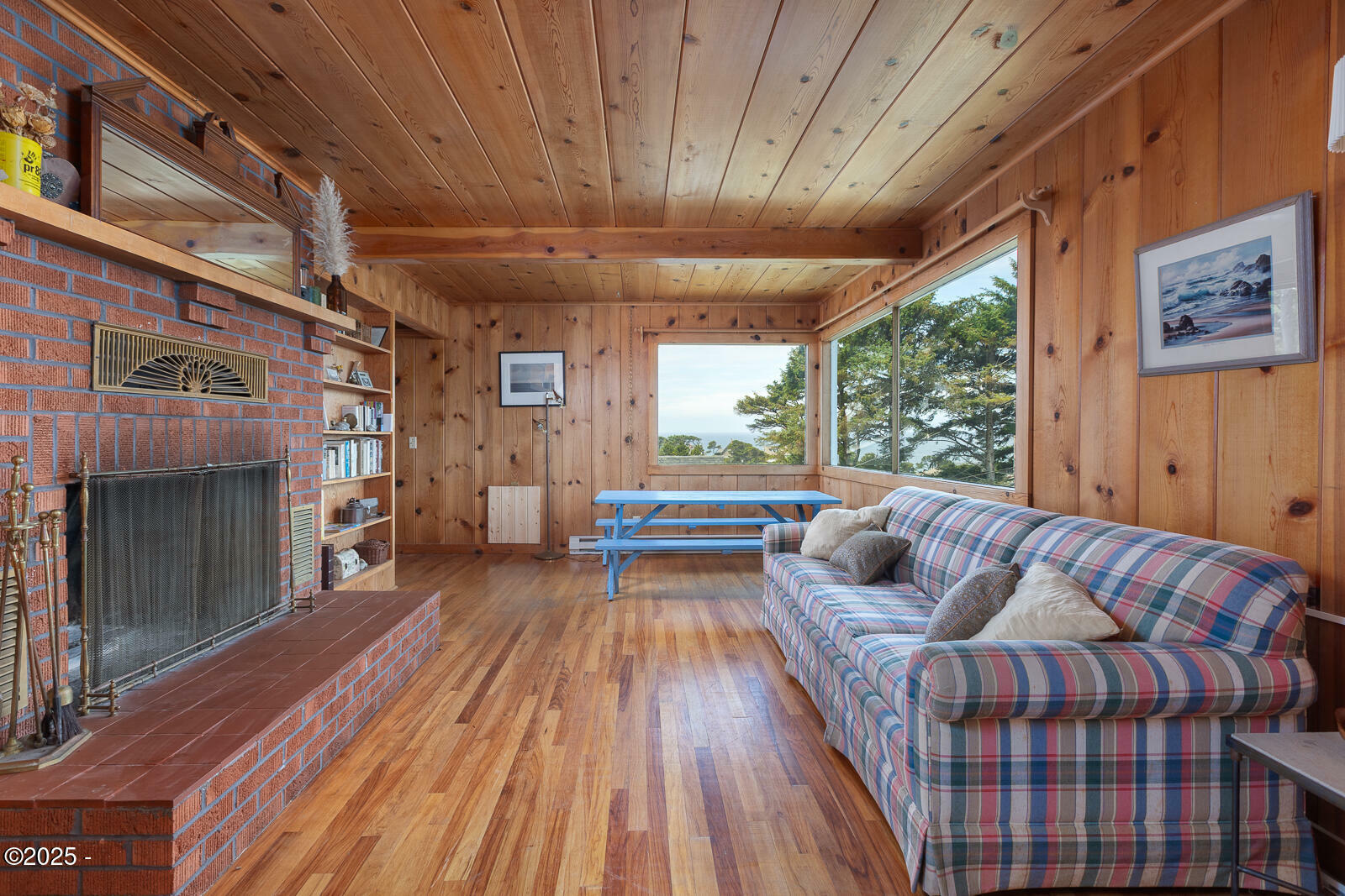 Property Photo: 1624 NW 25th Street OR 97367