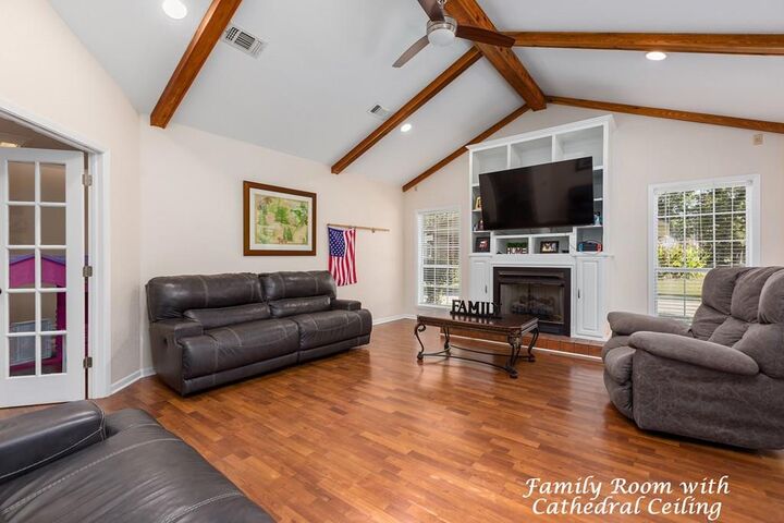 309 Hunters Creek Drive  Lufkin TX 75901 photo