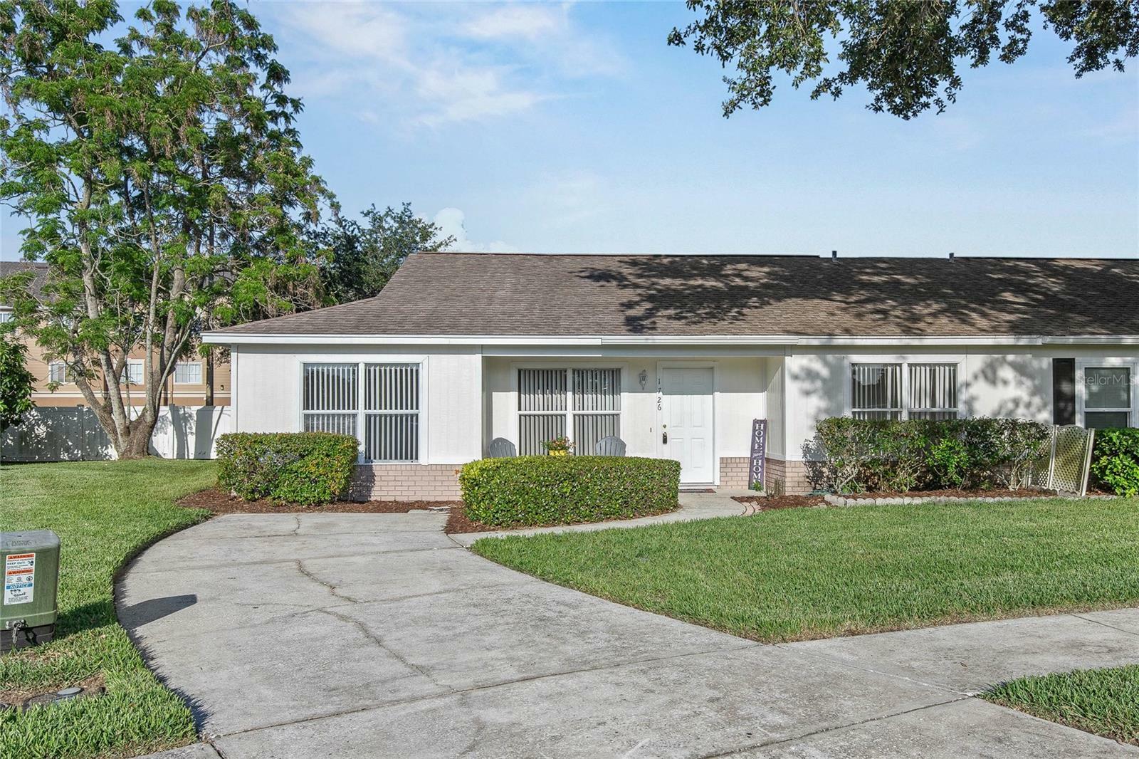 Property Photo: 1726 Tropical Court FL 32778