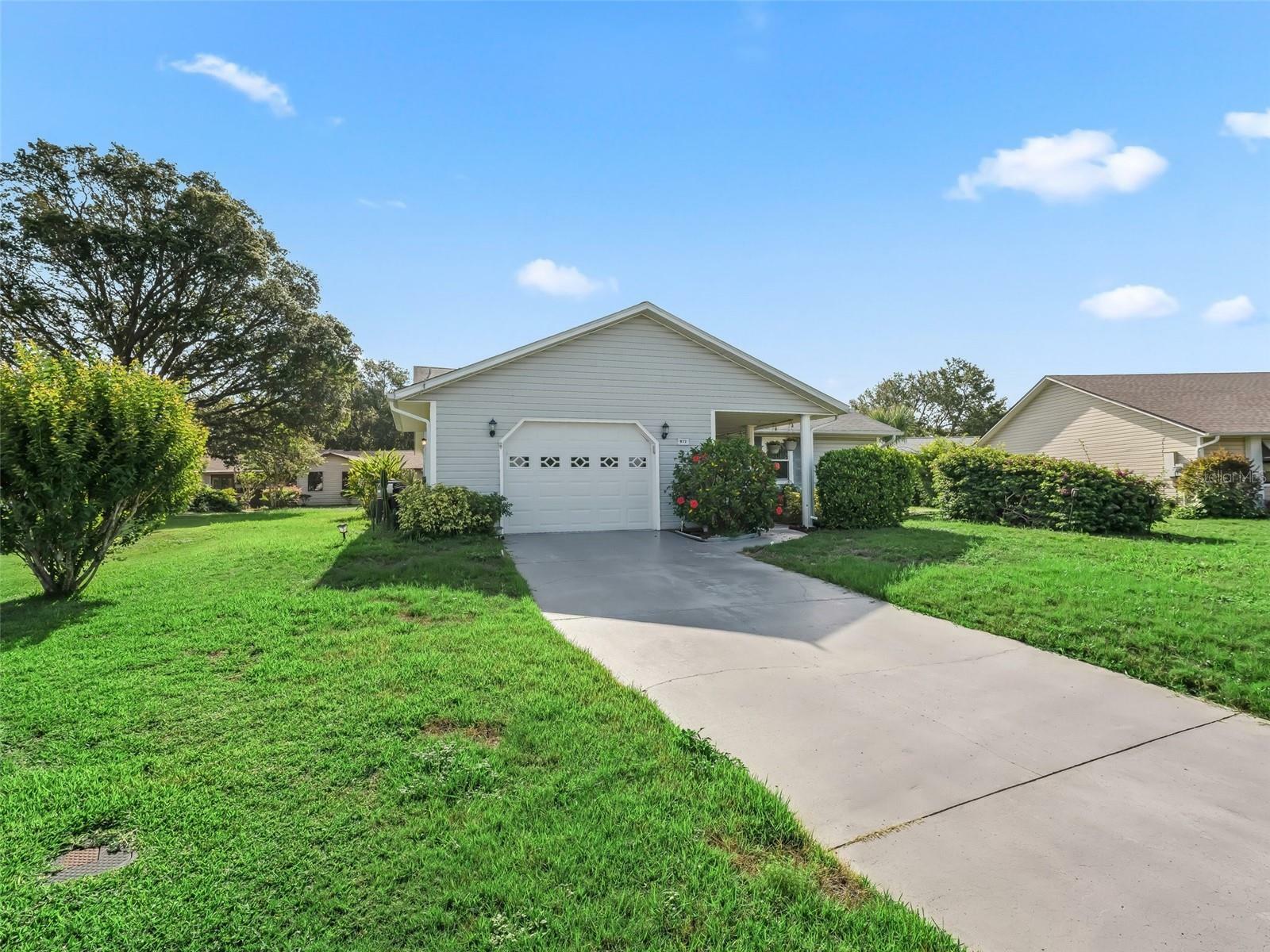 Property Photo: 512 Galloway Court FL 34788