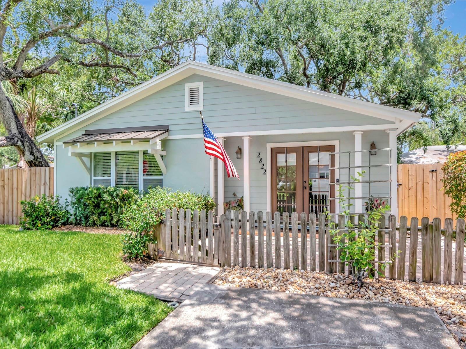 Property Photo: 2822 W Bay Avenue FL 33611