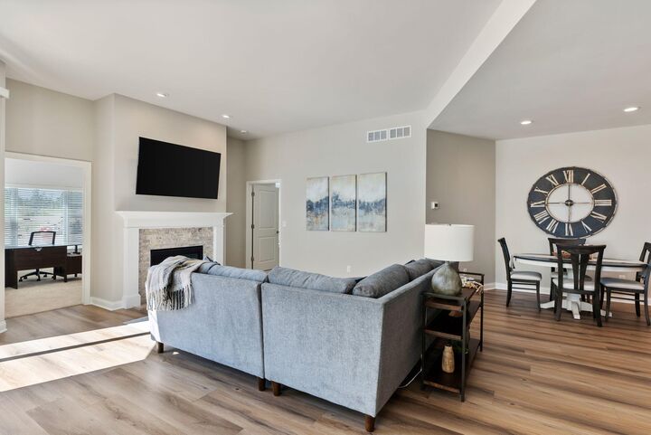 Property Photo:  868 S Verona Cir 23  WI 53024 