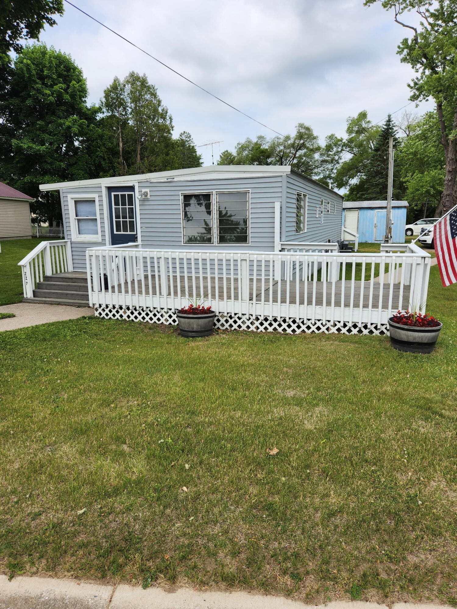 Property Photo: 227 N Lincoln Avenue MI 48850