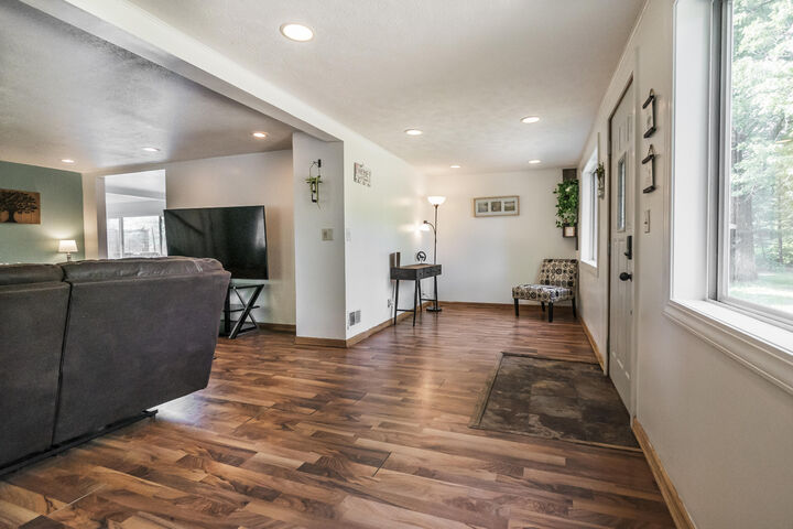 Property Photo:  1144 S Oak Avenue  MI 49349 