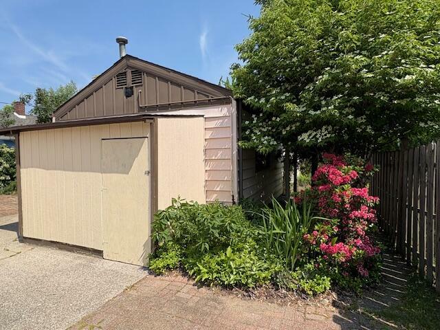 Property Photo: 522 Lyon Street MI 49090
