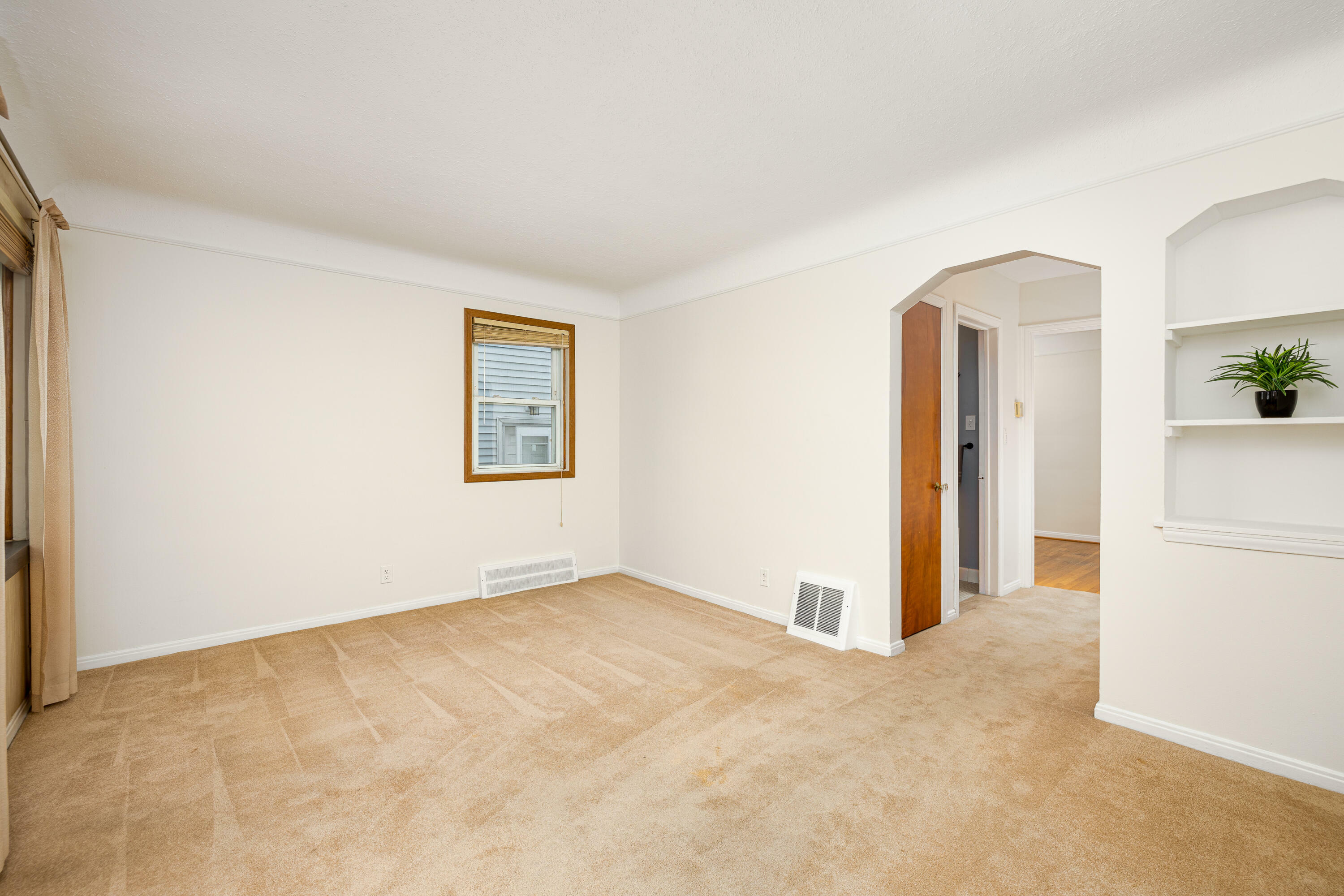 Property Photo: 639 Cleveland MI 48146