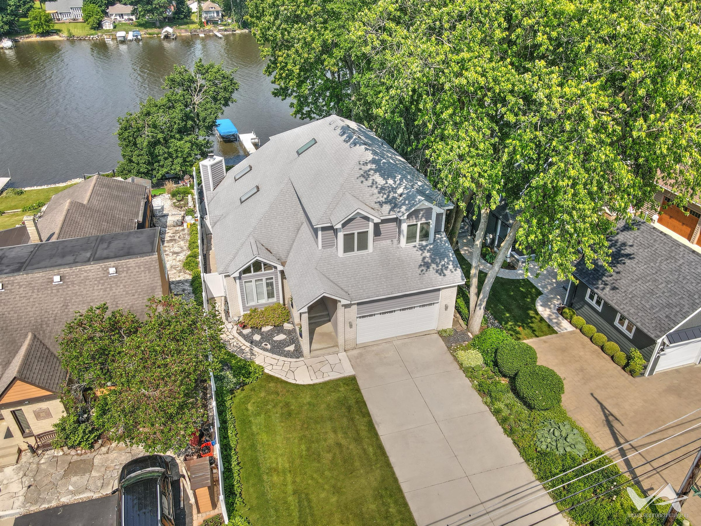 Property Photo: 6N142 Riverside Drive IL 60175