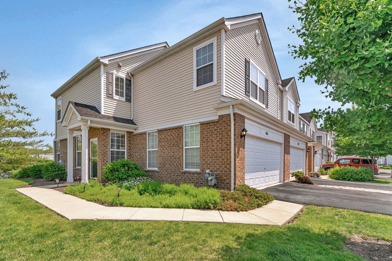 Property Photo: 5011 Elmira Court IL 60586