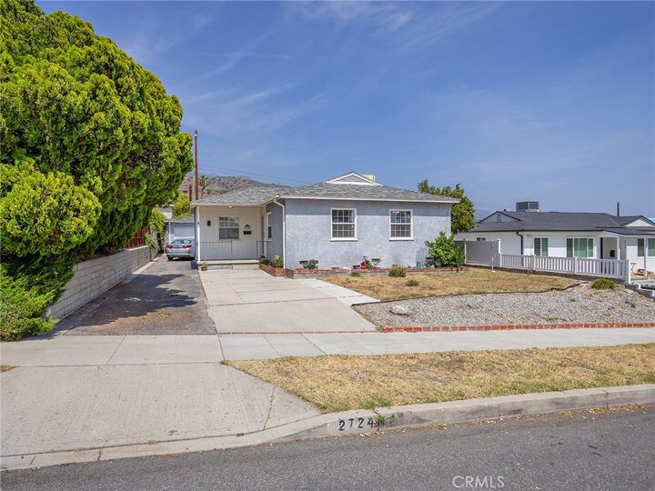 Property Photo: 2724 Scott Road CA 91504