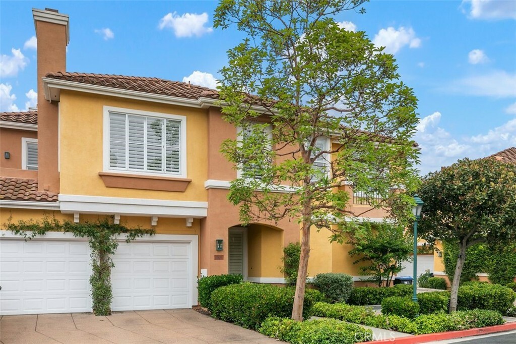 Property Photo:  1501 Reggio Aisle  CA 92606 