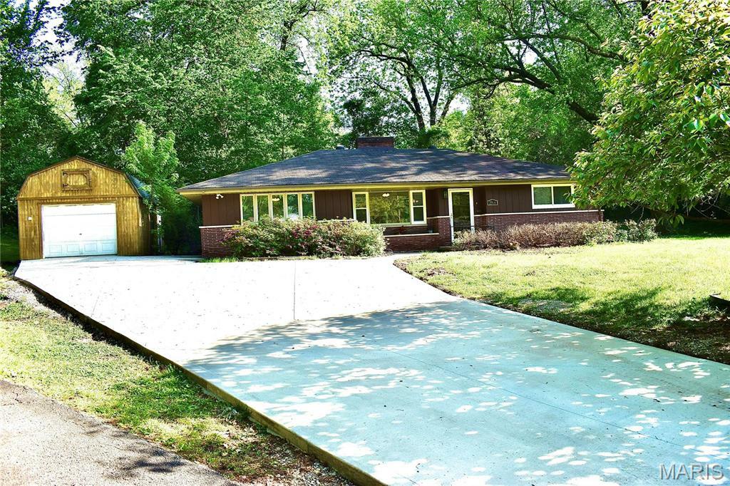 Property Photo: 2200 Krug Place IL 62002