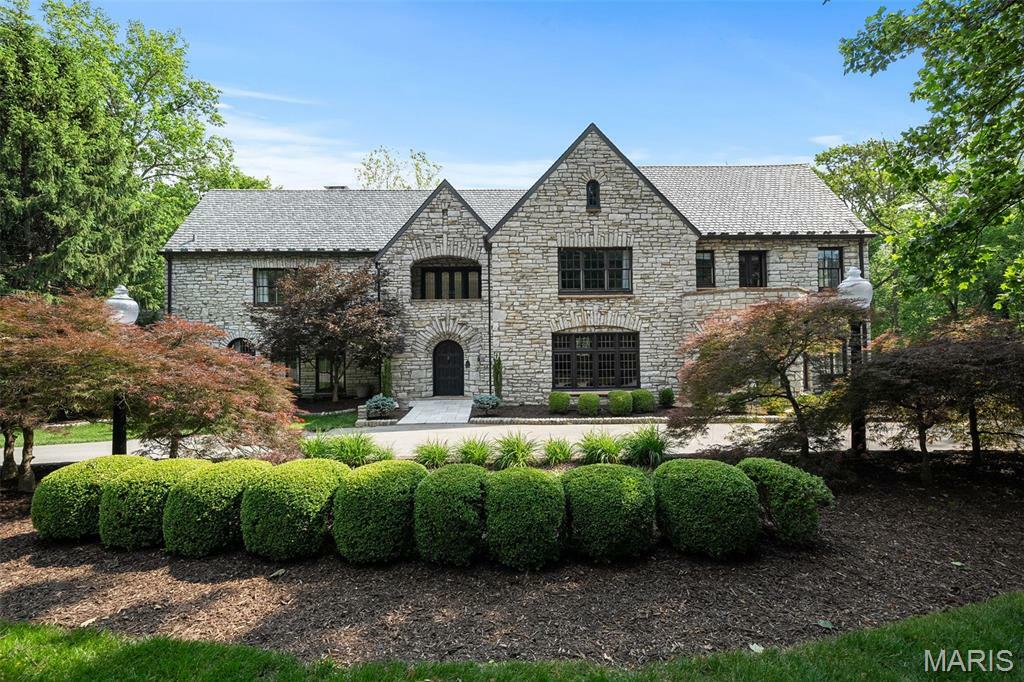 33 Dromara Road  Ladue MO 63124 photo