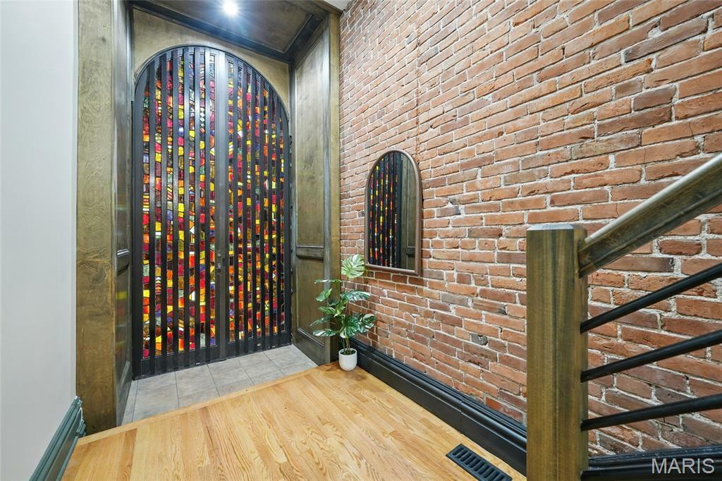 Property Photo: 913 Morrison Avenue MO 63104