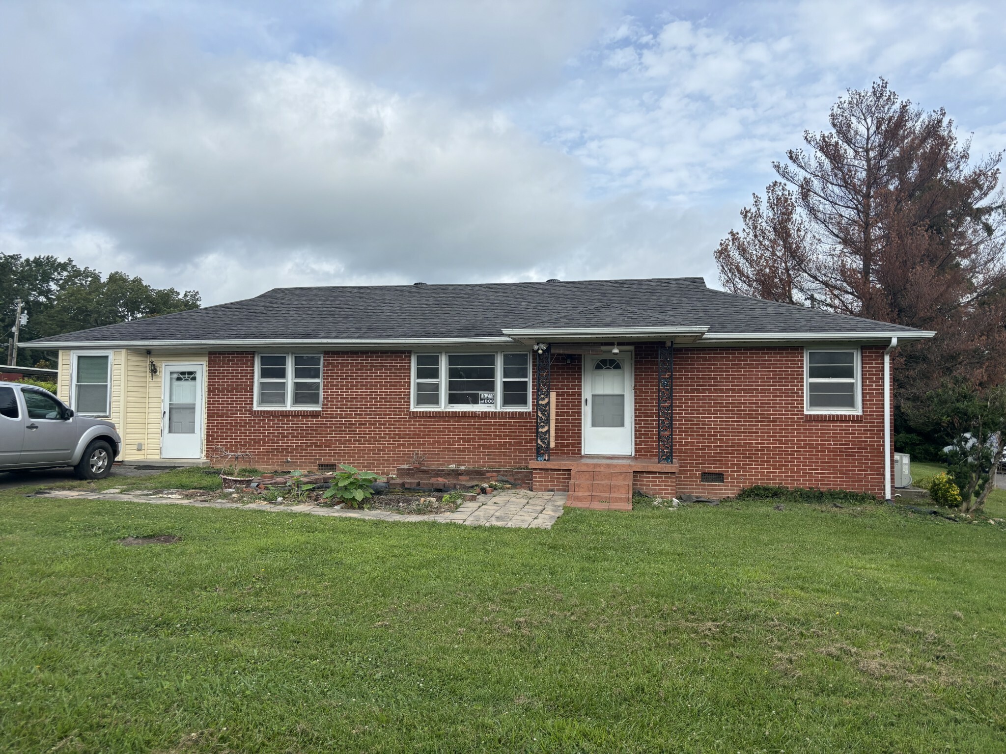 Property Photo: 902 McArthur St TN 37355