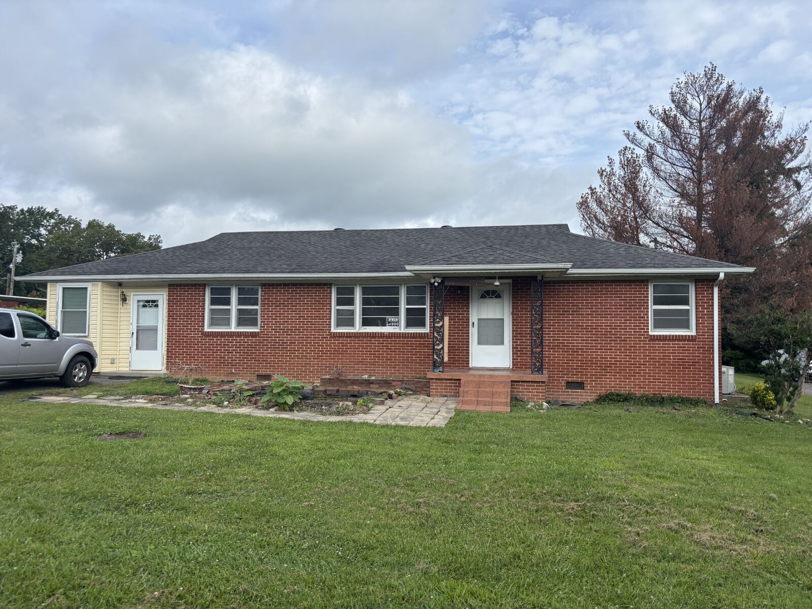 Property Photo: 902 McArthur St TN 37355